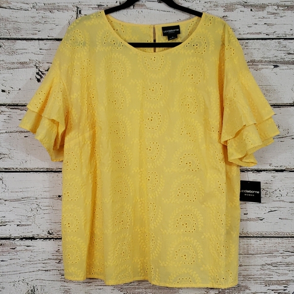 Liz Claiborne Tops - 🆕️ Liz Claiborne Crochet Short Sleeve Top